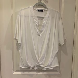 Elevated Basic!!! Modal white tee with a twist sz L
